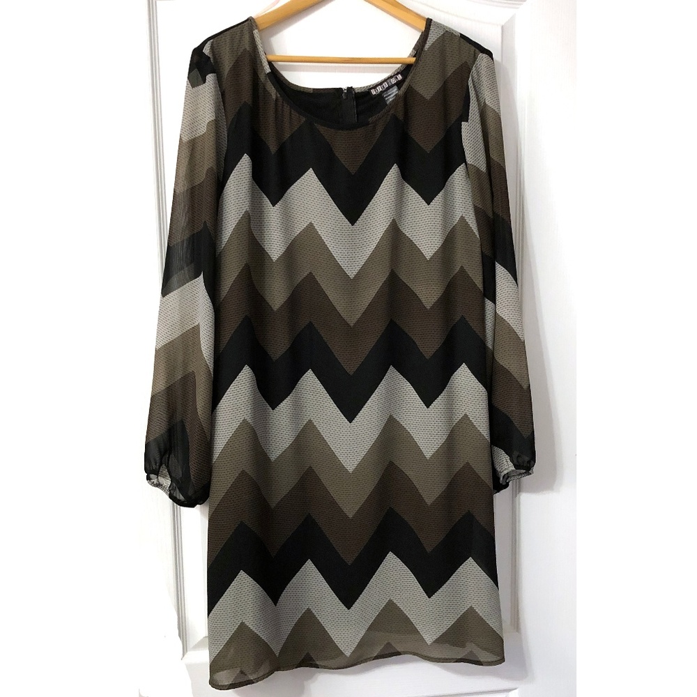 Plus Size Dress size 3x Chevron Black Gray
